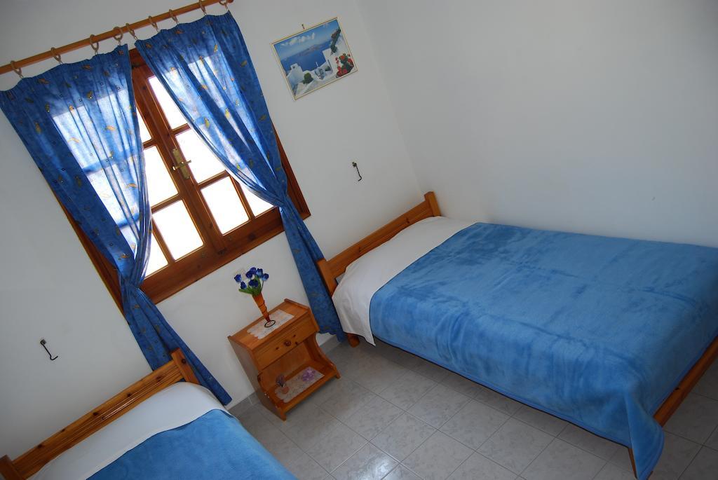 Apollo Rooms Perissa  Habitación foto